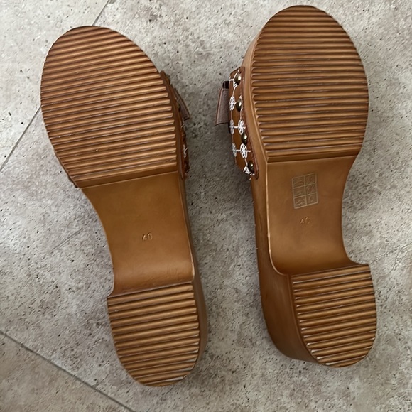 Cuplé slides - Picture 5 of 5